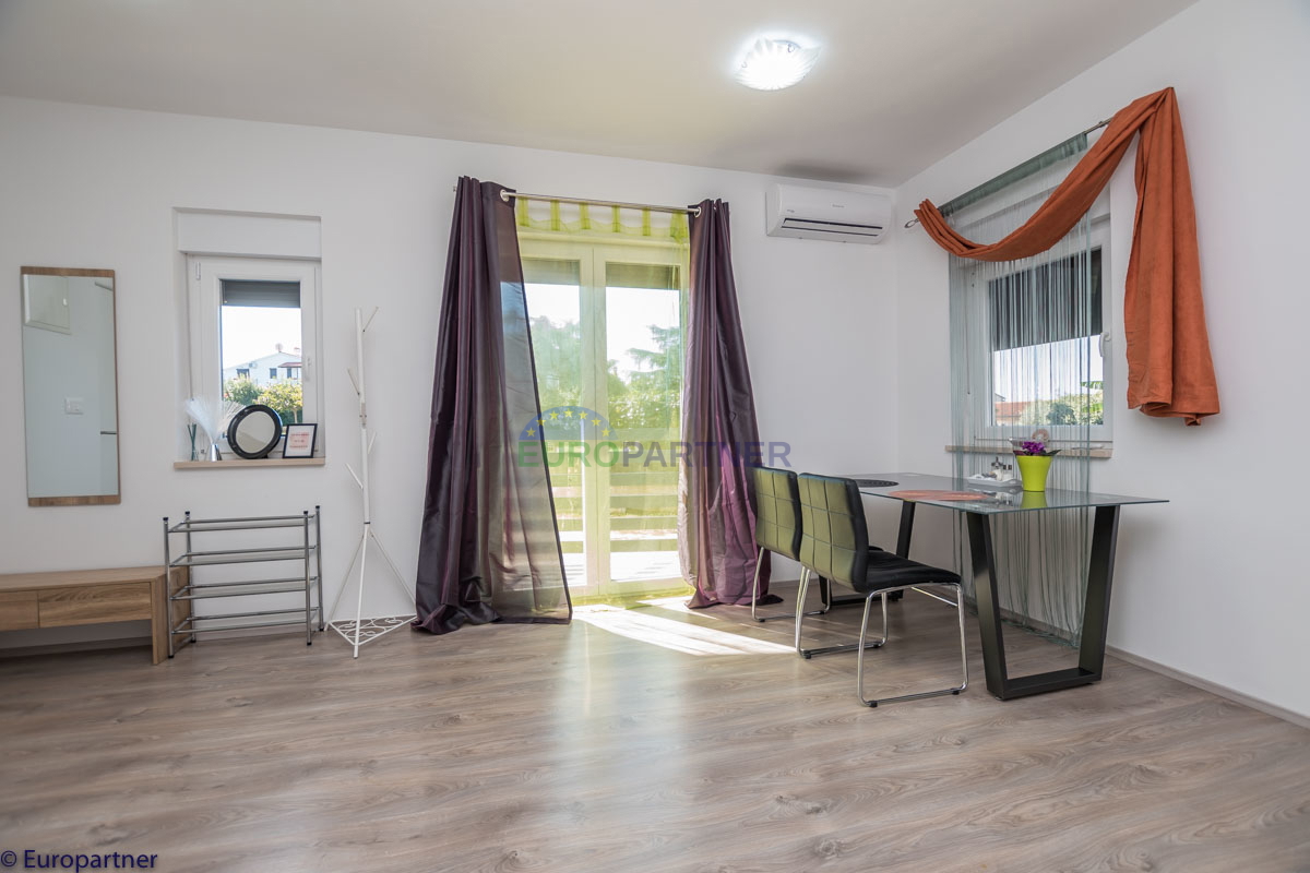 Bella casa con appartamenti e vista mare