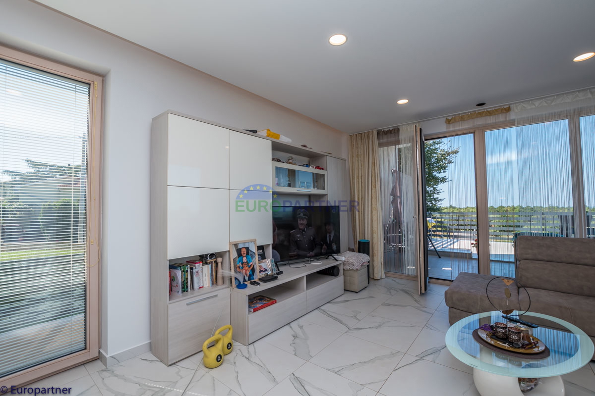 Bella casa con appartamenti e vista mare
