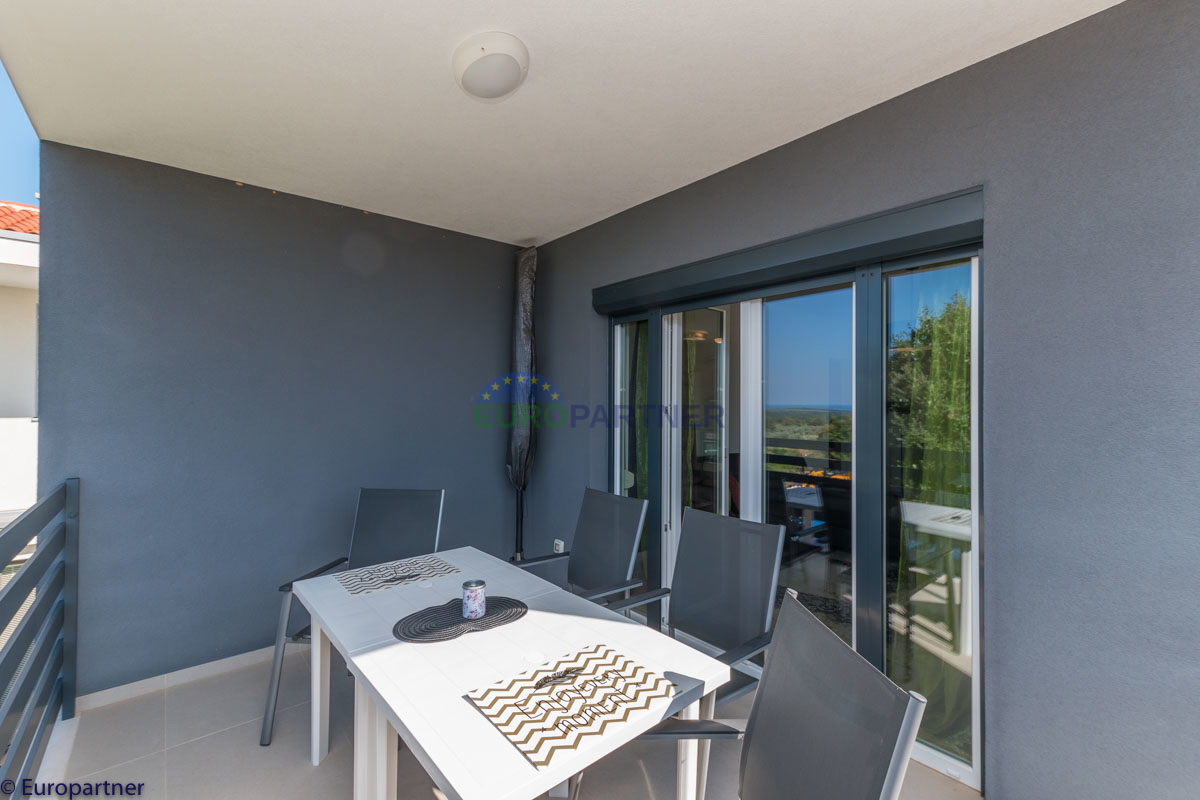 Bella casa con appartamenti e vista mare