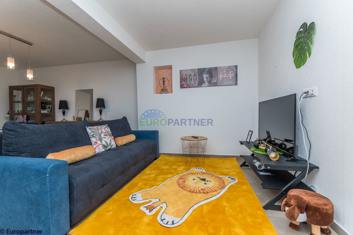 Bella casa con appartamenti e vista mare