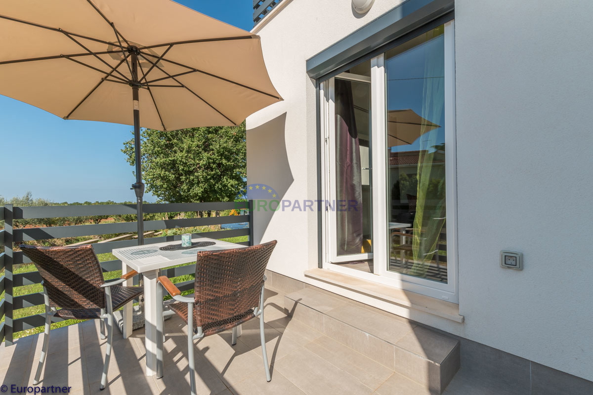 Bella casa con appartamenti e vista mare