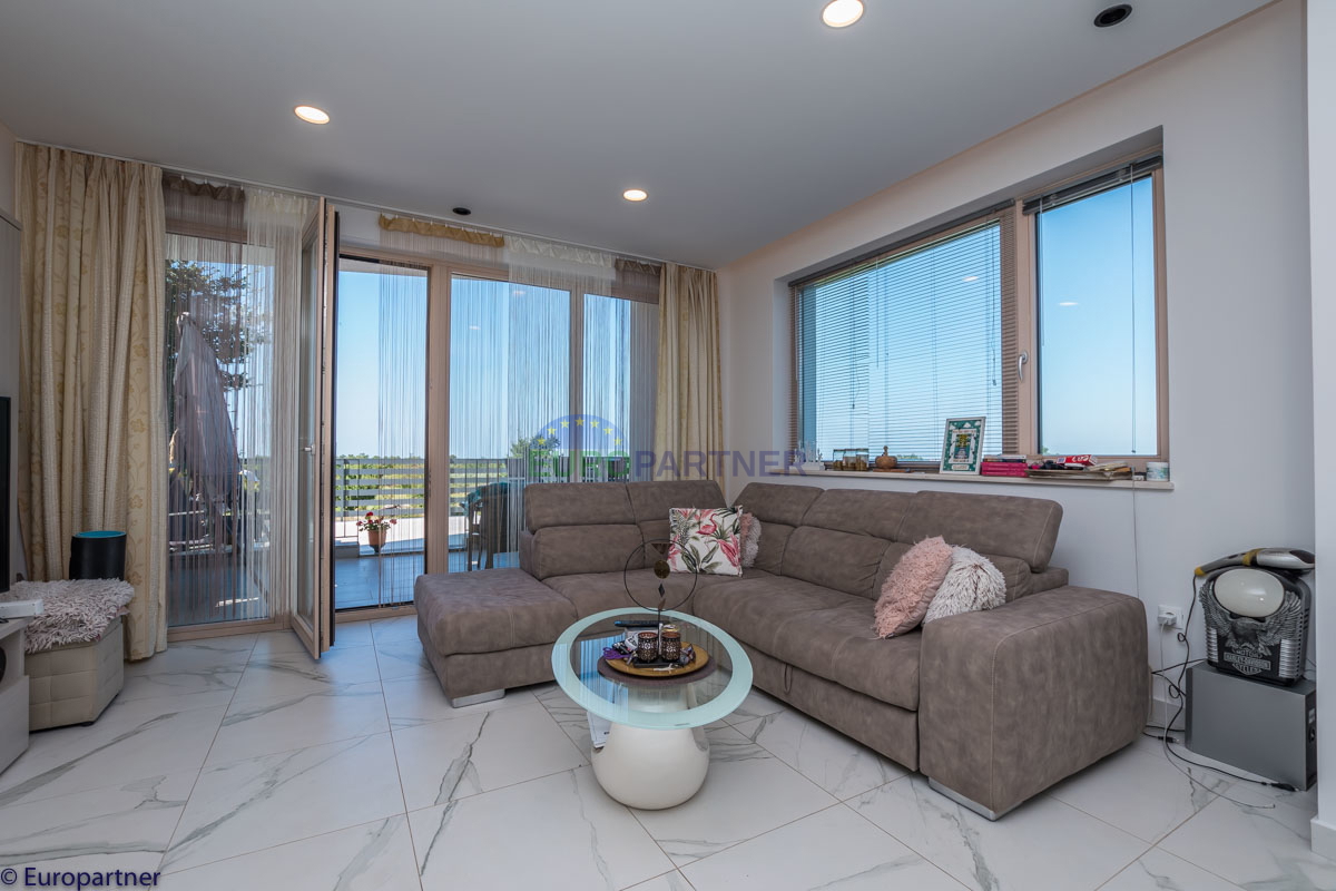 Bella casa con appartamenti e vista mare
