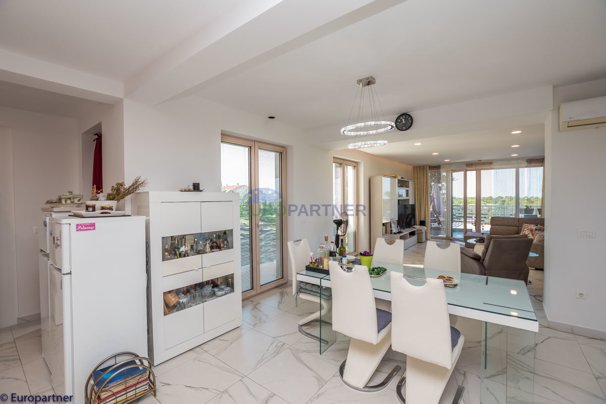 Bella casa con appartamenti e vista mare