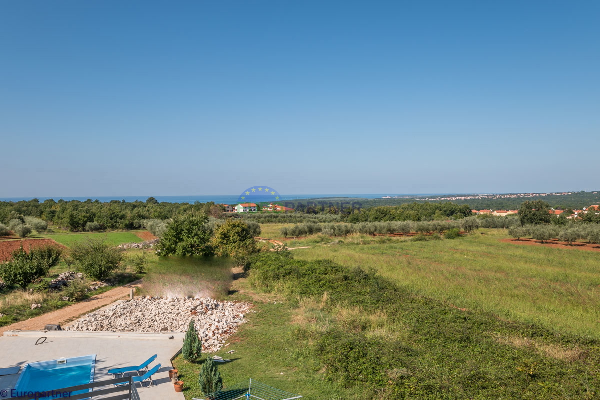 Bella casa con appartamenti e vista mare