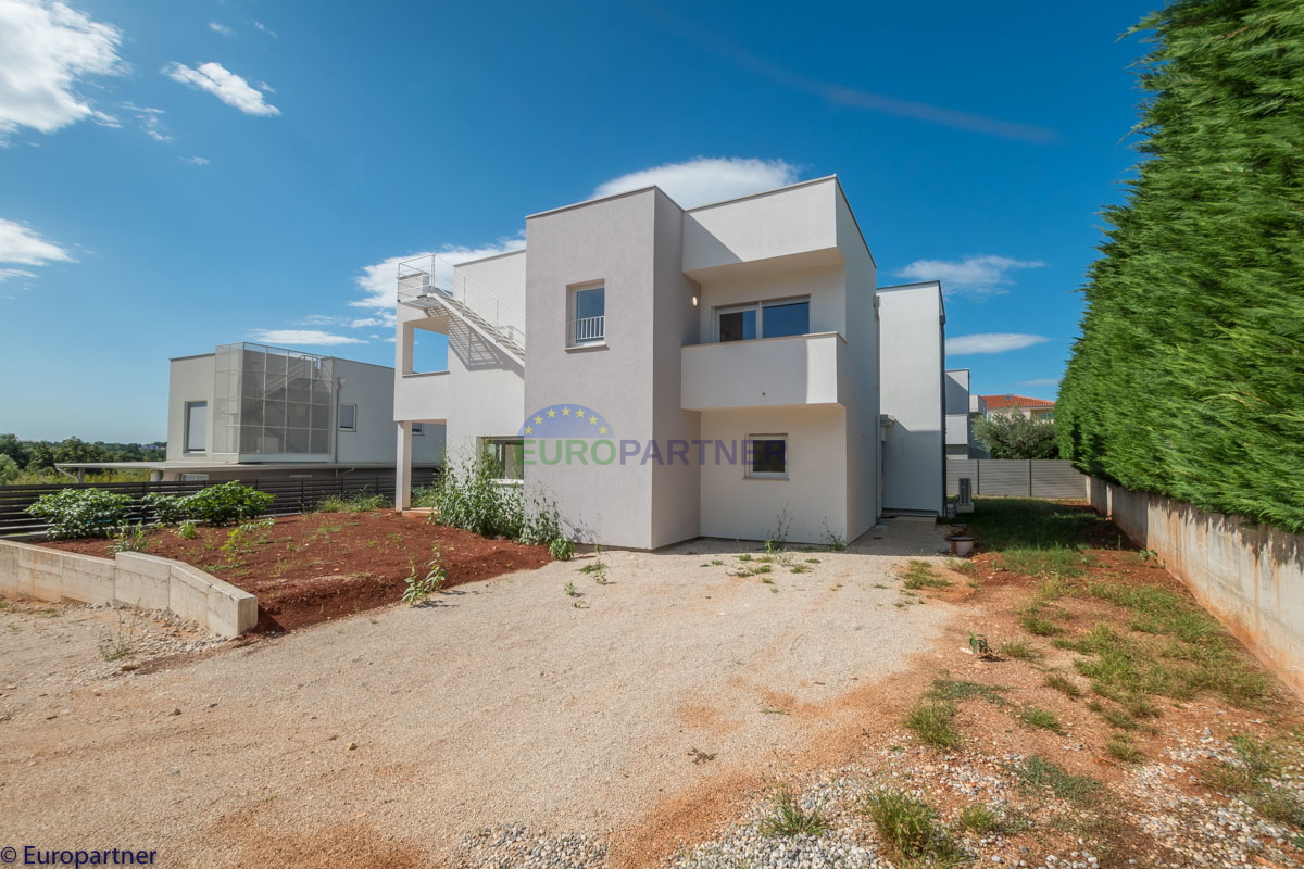 Casa moderna con vista mare vicino a Cittanova