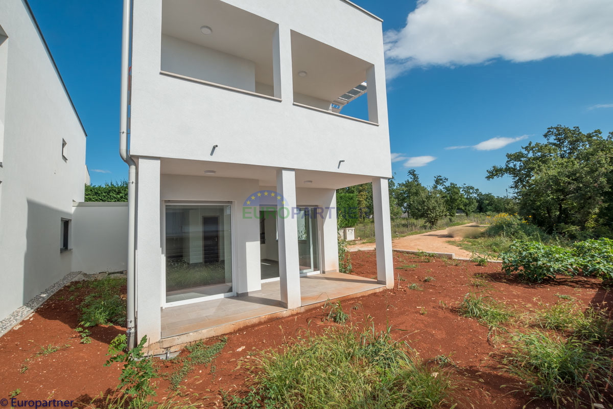 Casa moderna con vista mare vicino a Cittanova