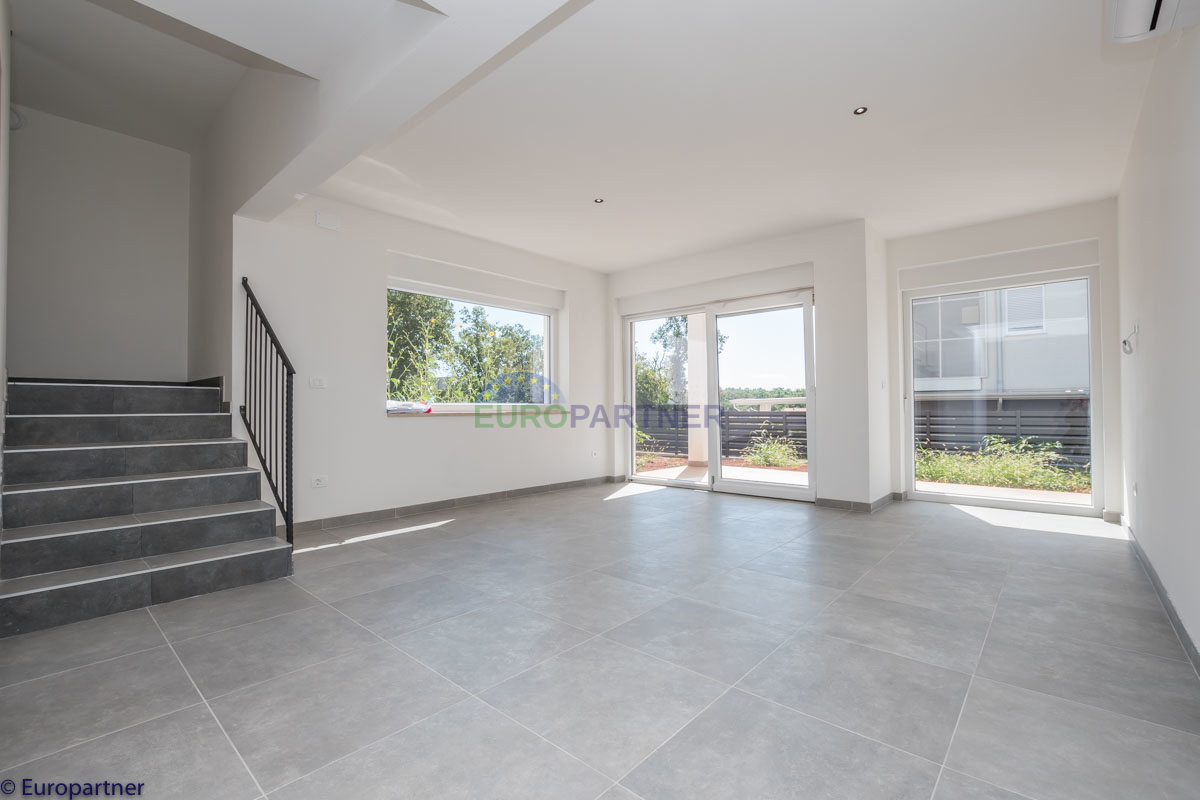 Casa moderna con vista mare vicino a Cittanova