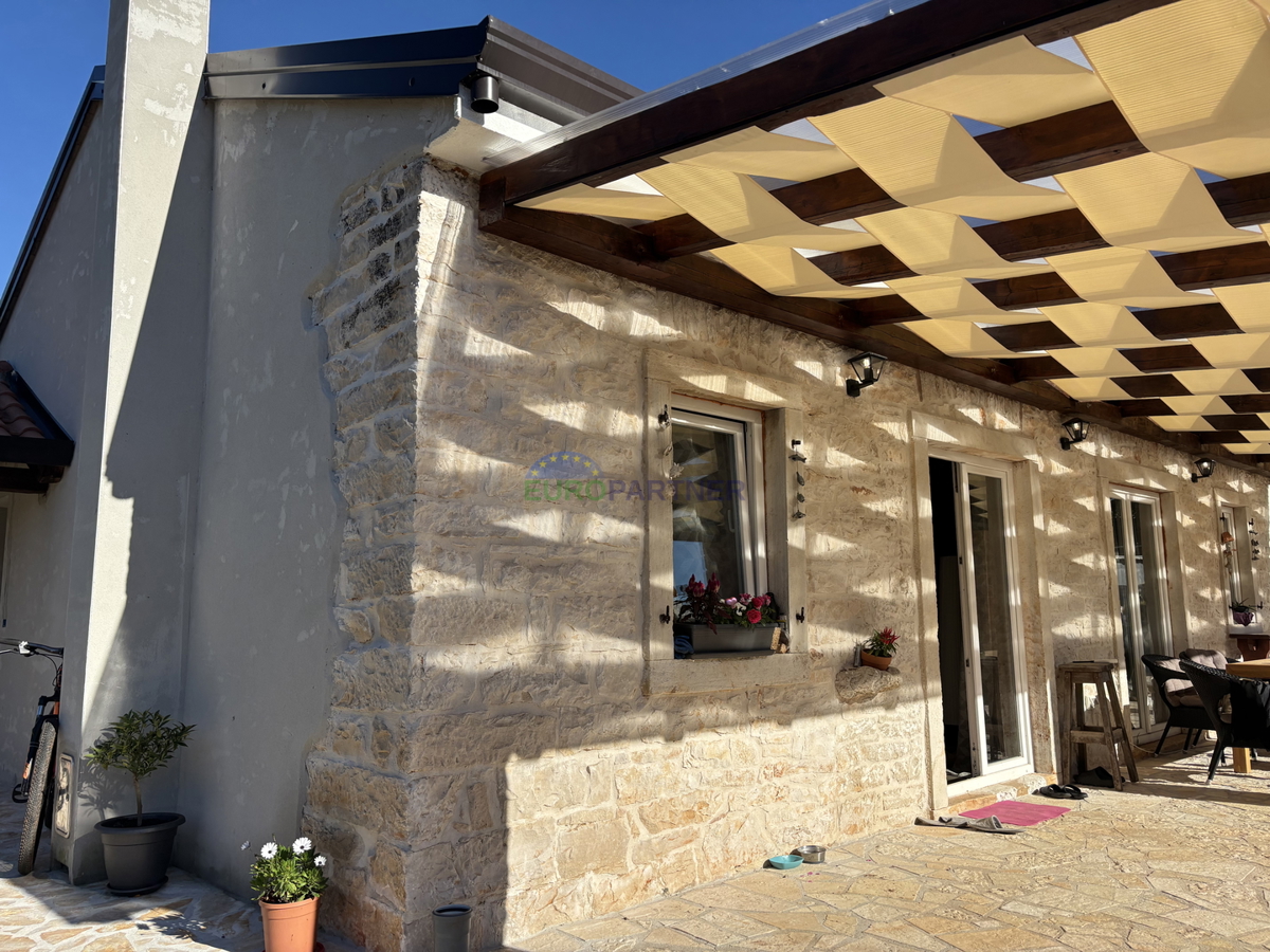 Casa in pietra con giardino nelle vicinanze di Umago