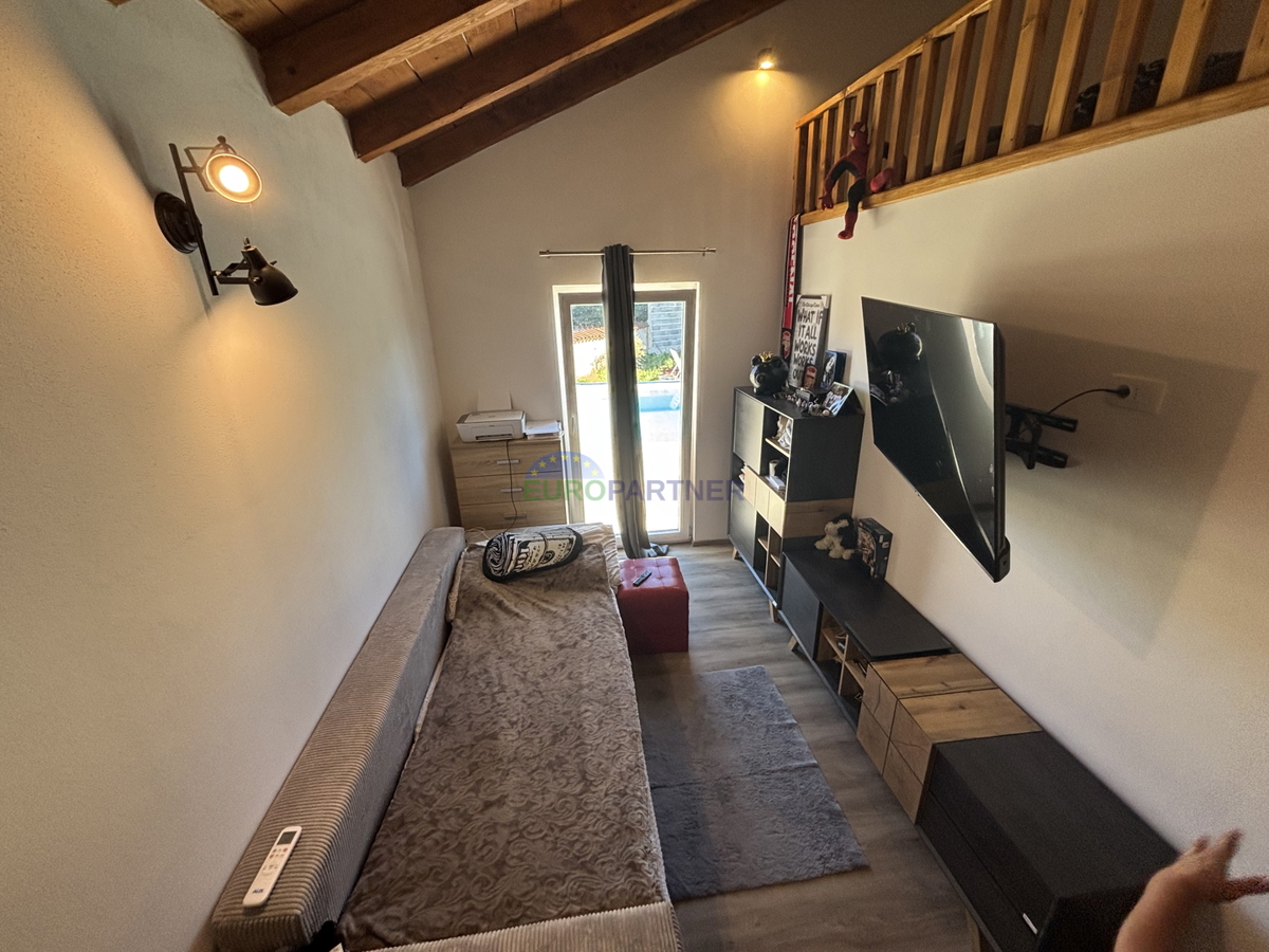 Casa in pietra con giardino nelle vicinanze di Umago