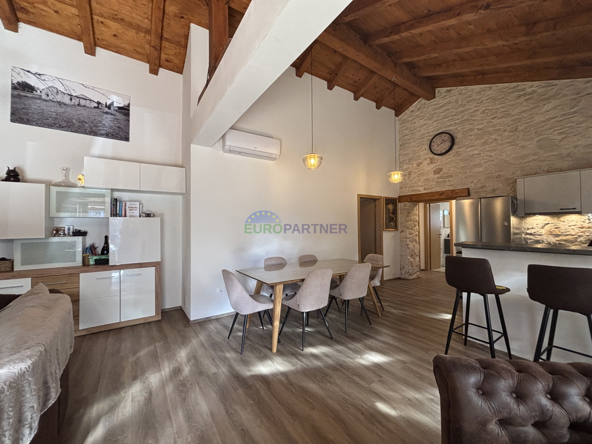 Casa in pietra con giardino nelle vicinanze di Umago