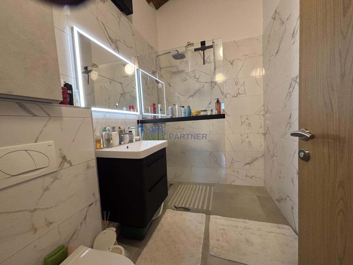 Casa in pietra con giardino nelle vicinanze di Umago