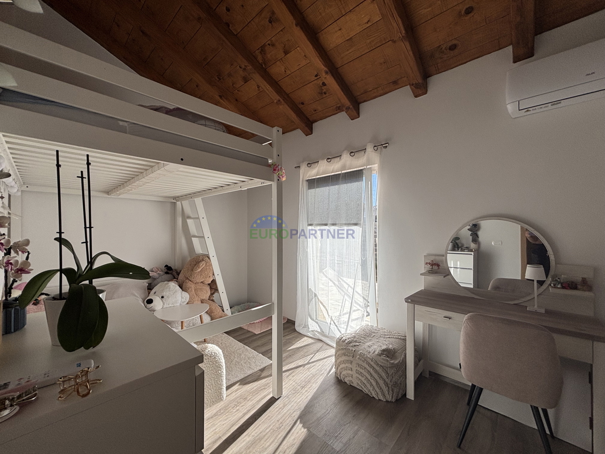 Casa in pietra con giardino nelle vicinanze di Umago