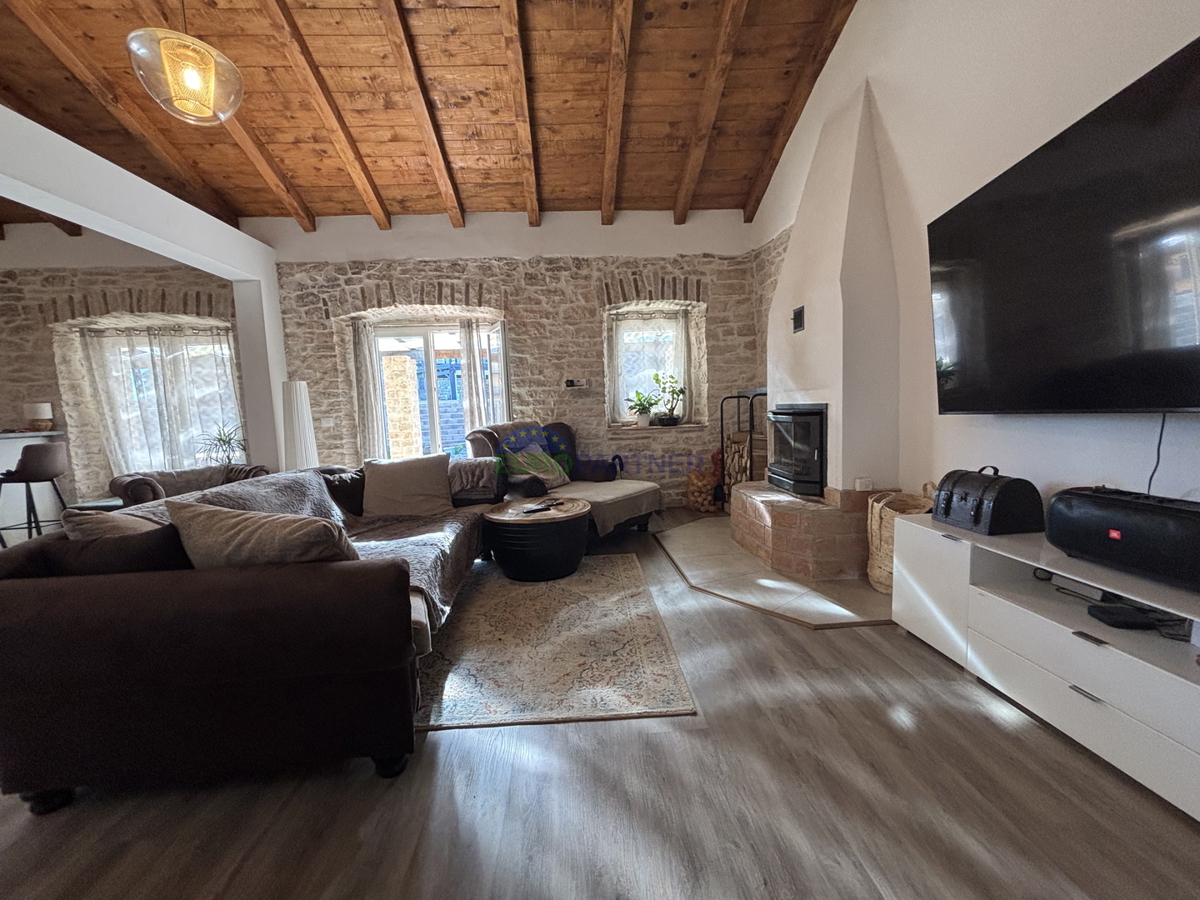 Casa in pietra con giardino nelle vicinanze di Umago