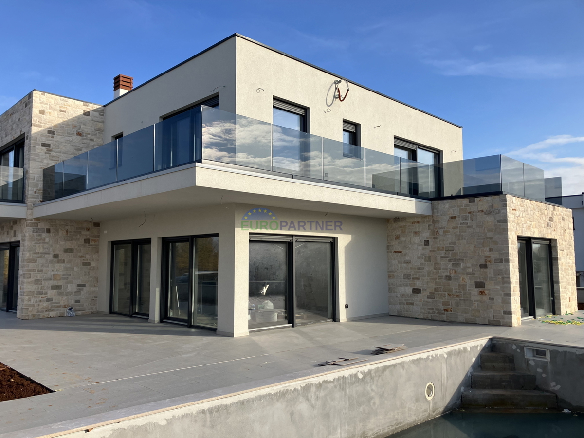 Istria, Tar, bella casa con piscina