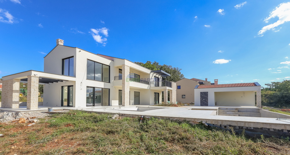 Villa di design con vista mare, zona di Parenzo, Istria