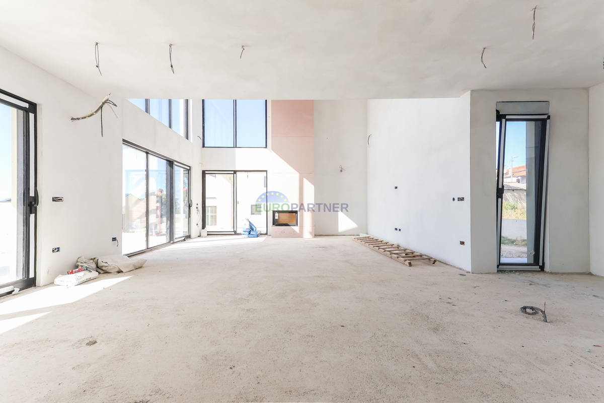 Villa di design con vista mare, zona di Parenzo, Istria