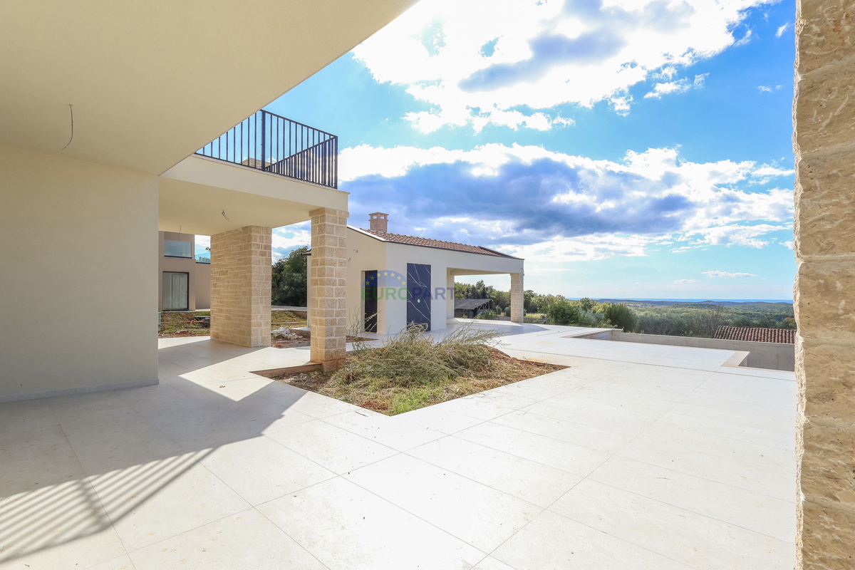 Villa di design con vista mare, zona di Parenzo, Istria