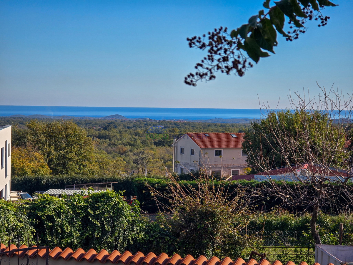 Bella casa a schiera con vista mare, nei dintorni di Poreč.