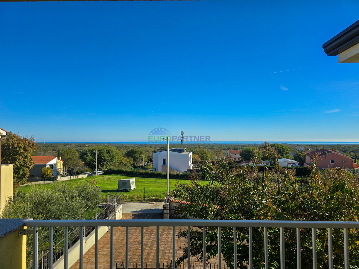 Bella casa a schiera con vista mare, nei dintorni di Poreč.