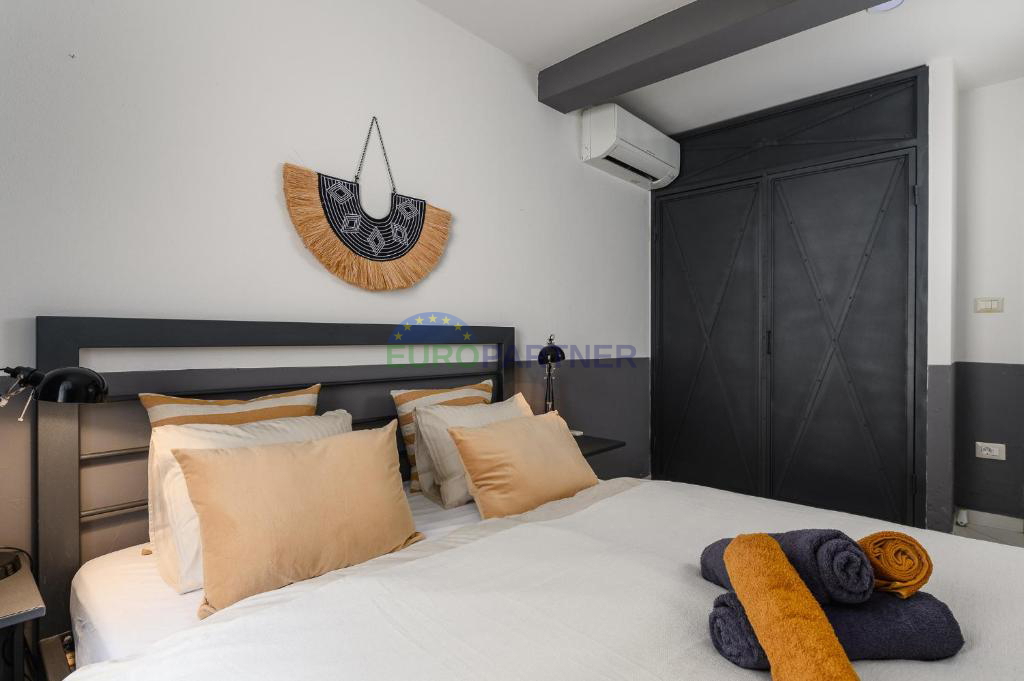 Poreč, dintorni, casa in pietra ristrutturata con piscina, a 4 km dal mare