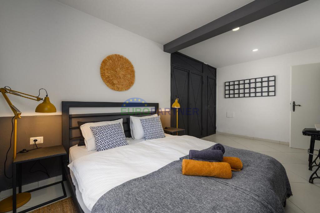 Poreč, dintorni, casa in pietra ristrutturata con piscina, a 4 km dal mare