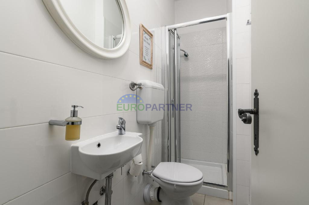 Poreč, dintorni, casa in pietra ristrutturata con piscina, a 4 km dal mare