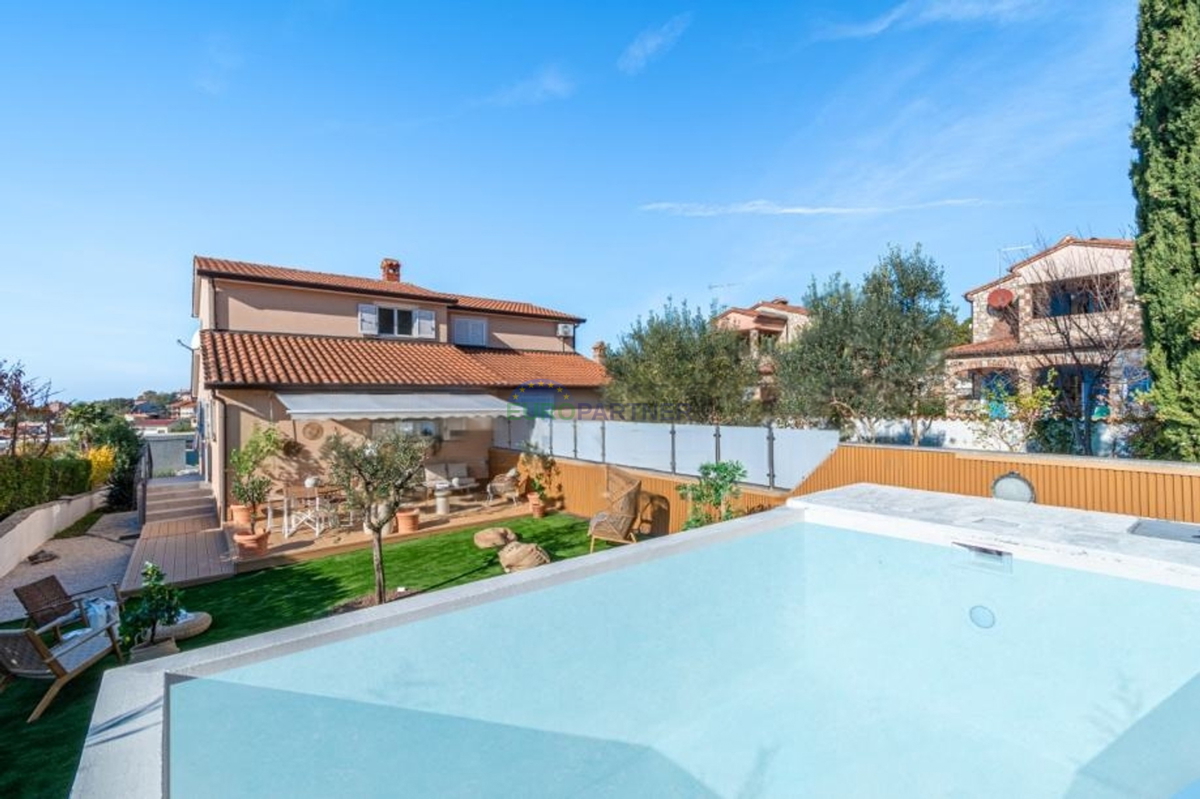 Casa bifamiliare con piscina, Istrien, Kaštelir