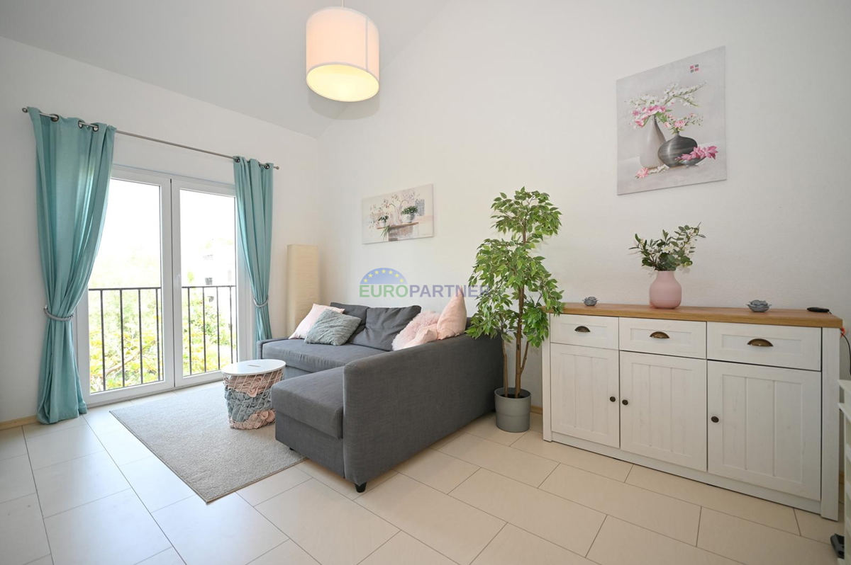 OPPORTUNITÀ PERFETTA VICINO AL MARE - appartamento quadrilocale con giardino – Červar Porat, 500 m dal mare