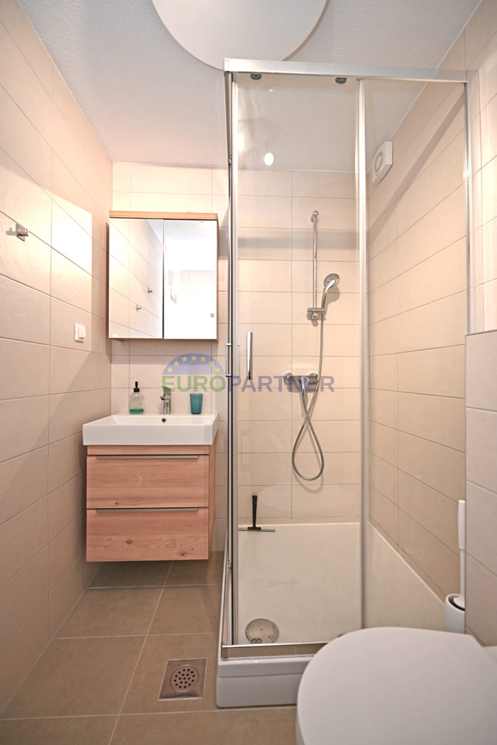 OPPORTUNITÀ PERFETTA VICINO AL MARE - appartamento quadrilocale con giardino – Červar Porat, 500 m dal mare