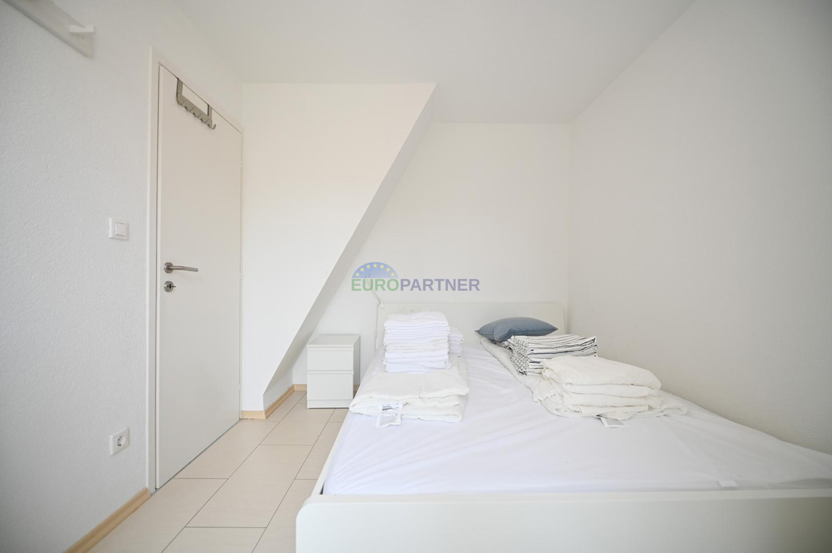 OPPORTUNITÀ PERFETTA VICINO AL MARE - appartamento quadrilocale con giardino – Červar Porat, 500 m dal mare