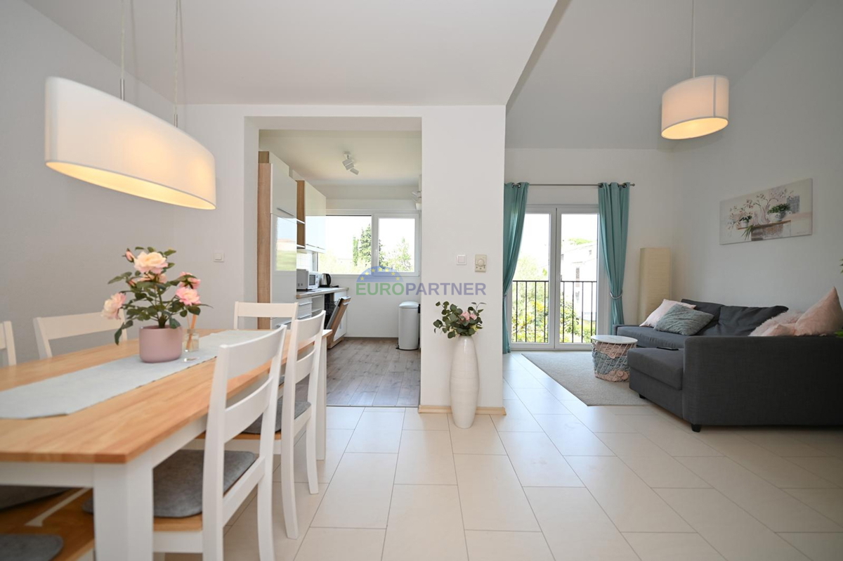 OPPORTUNITÀ PERFETTA VICINO AL MARE - appartamento quadrilocale con giardino – Červar Porat, 500 m dal mare