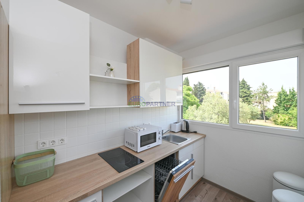 OPPORTUNITÀ PERFETTA VICINO AL MARE - appartamento quadrilocale con giardino – Červar Porat, 500 m dal mare