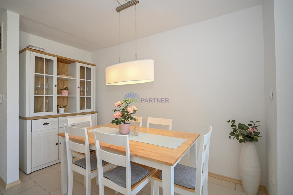 OPPORTUNITÀ PERFETTA VICINO AL MARE - appartamento quadrilocale con giardino – Červar Porat, 500 m dal mare