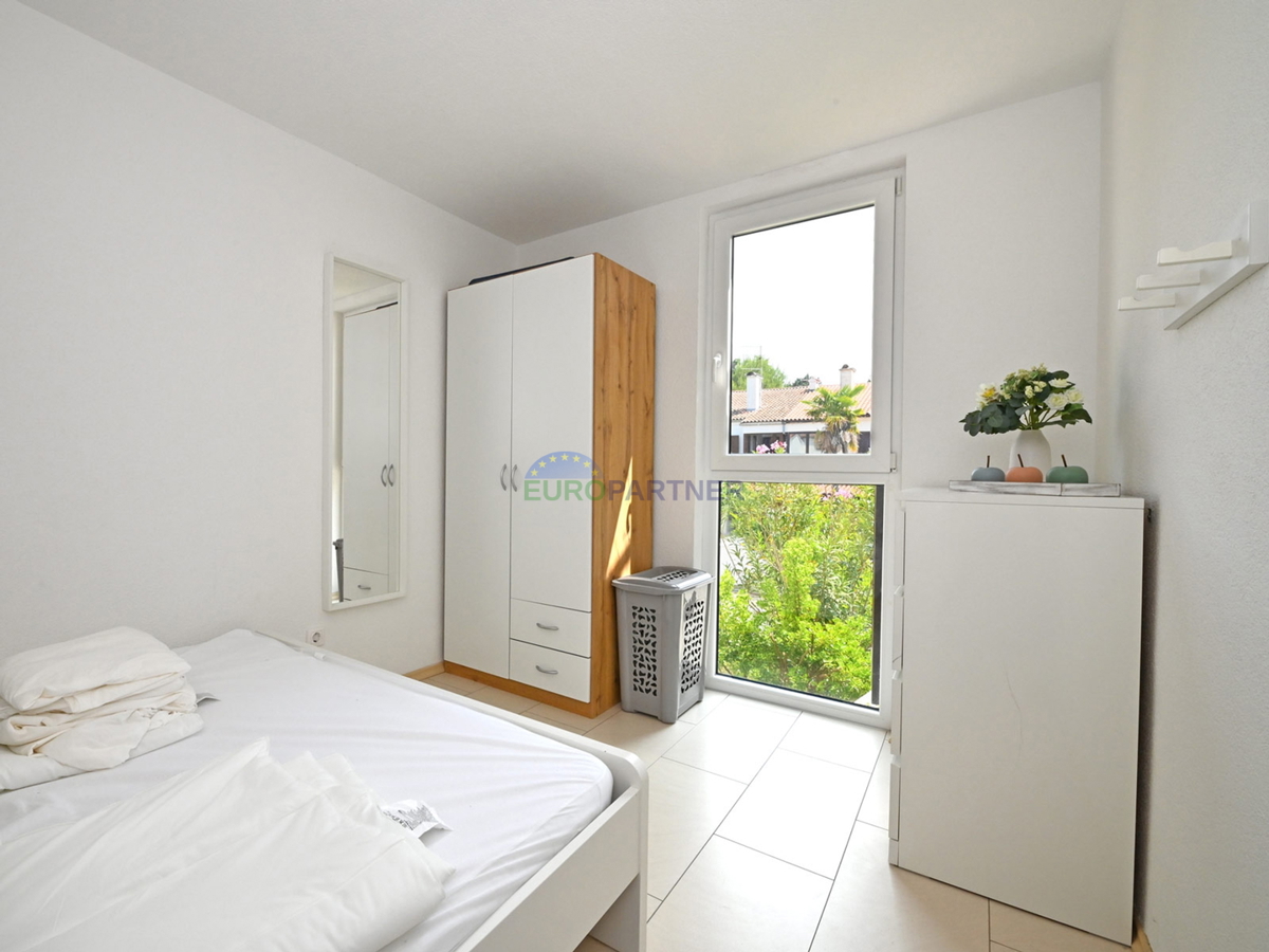 OPPORTUNITÀ PERFETTA VICINO AL MARE - appartamento quadrilocale con giardino – Červar Porat, 500 m dal mare