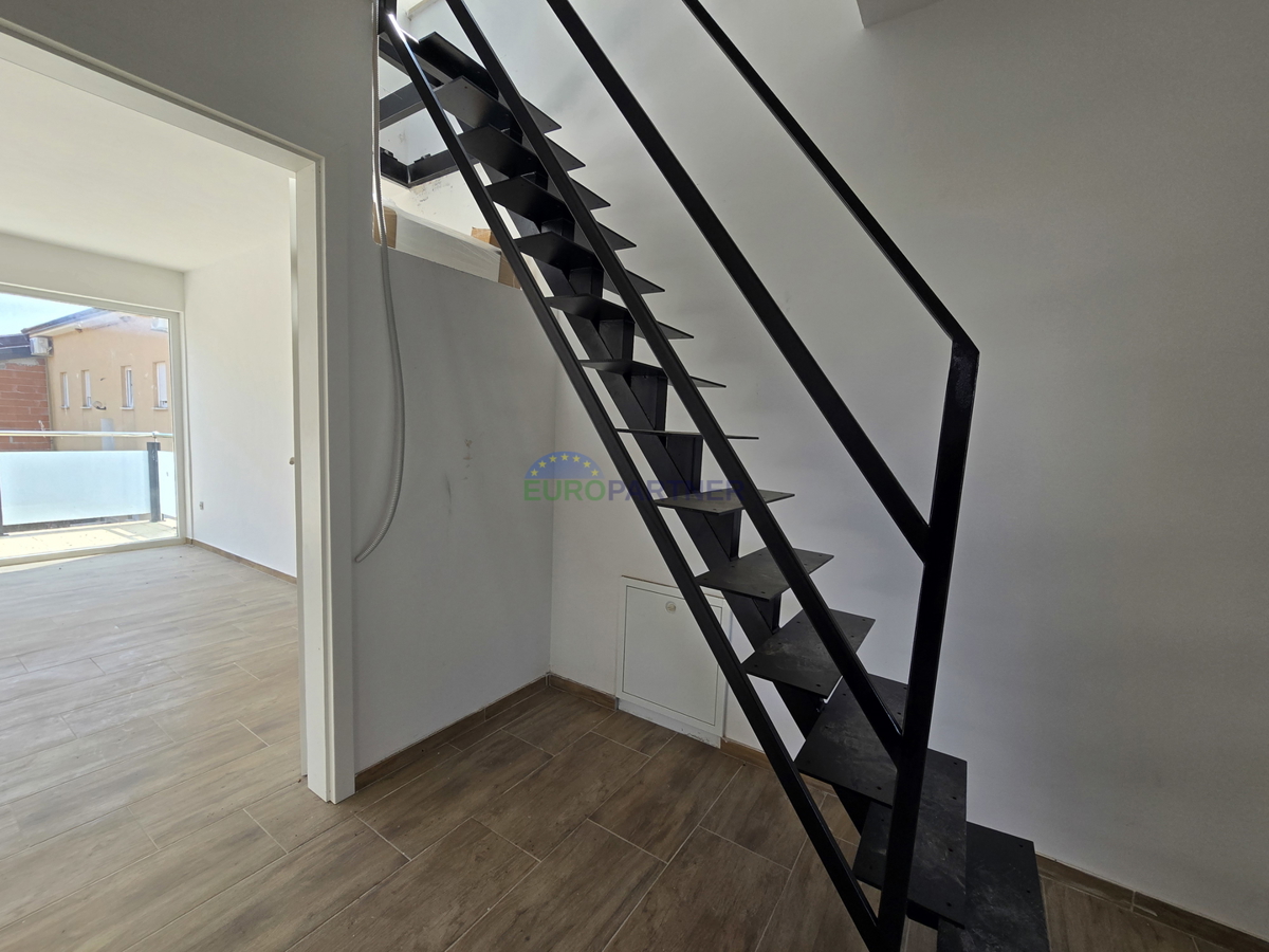 Appartamento su due livelli di 73 m2 con vista sul mare