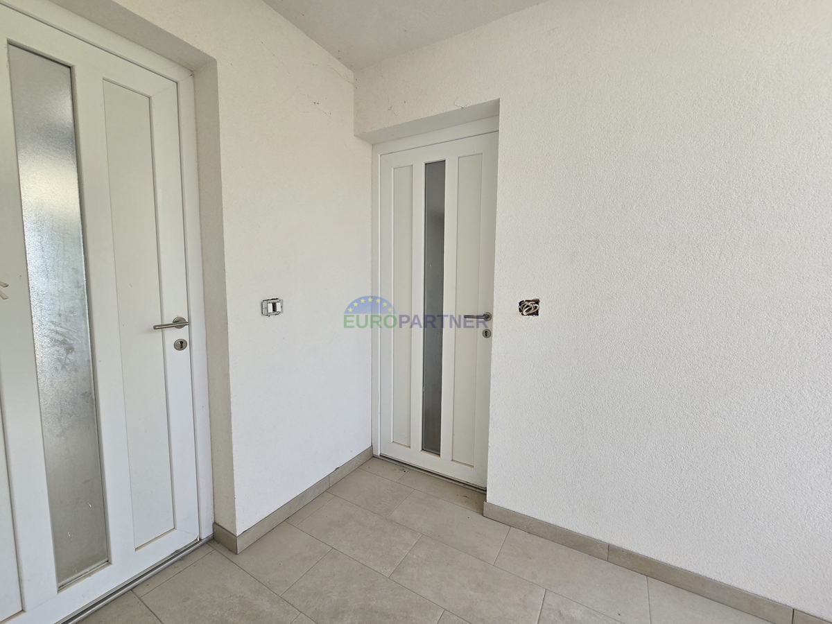 Appartamento su due livelli di 73 m2 con vista sul mare