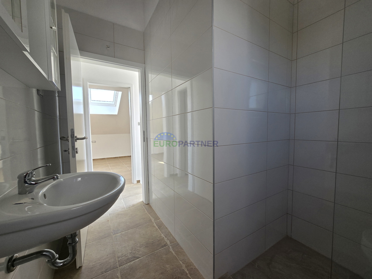 Appartamento su due livelli di 73 m2 con vista sul mare