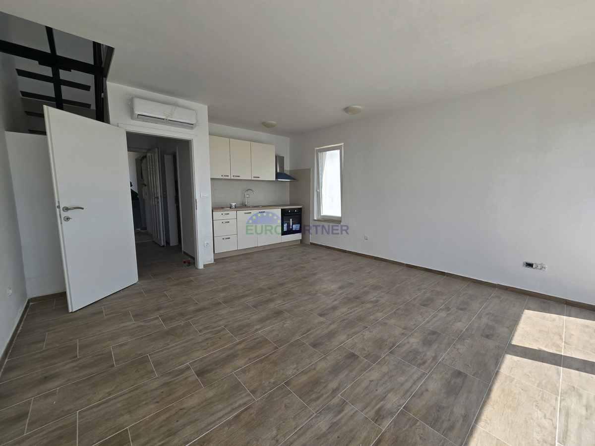 Appartamento su due livelli di 73 m2 con vista sul mare