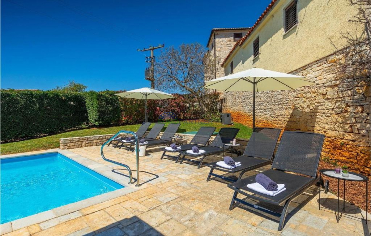 Villa in pietra su una collina con vista sul mare, Poreč, Istria