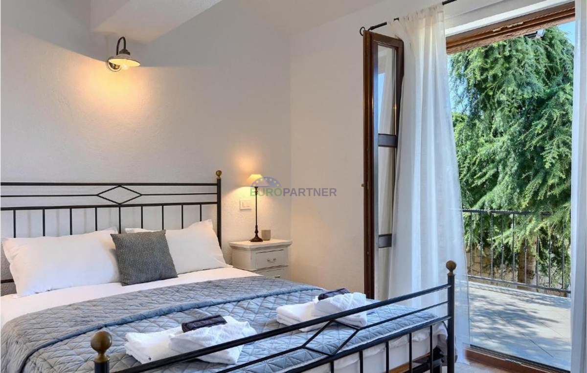 Villa in pietra su una collina con vista sul mare, Poreč, Istria