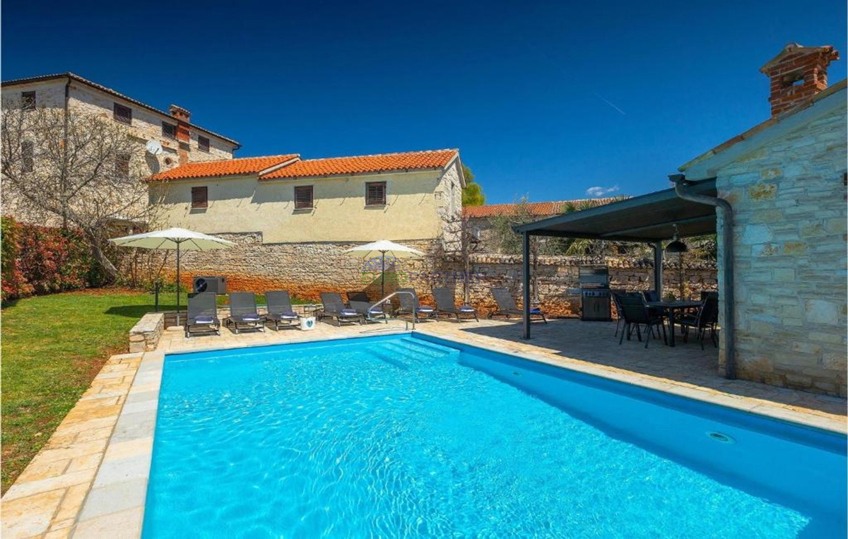 Villa in pietra su una collina con vista sul mare, Poreč, Istria