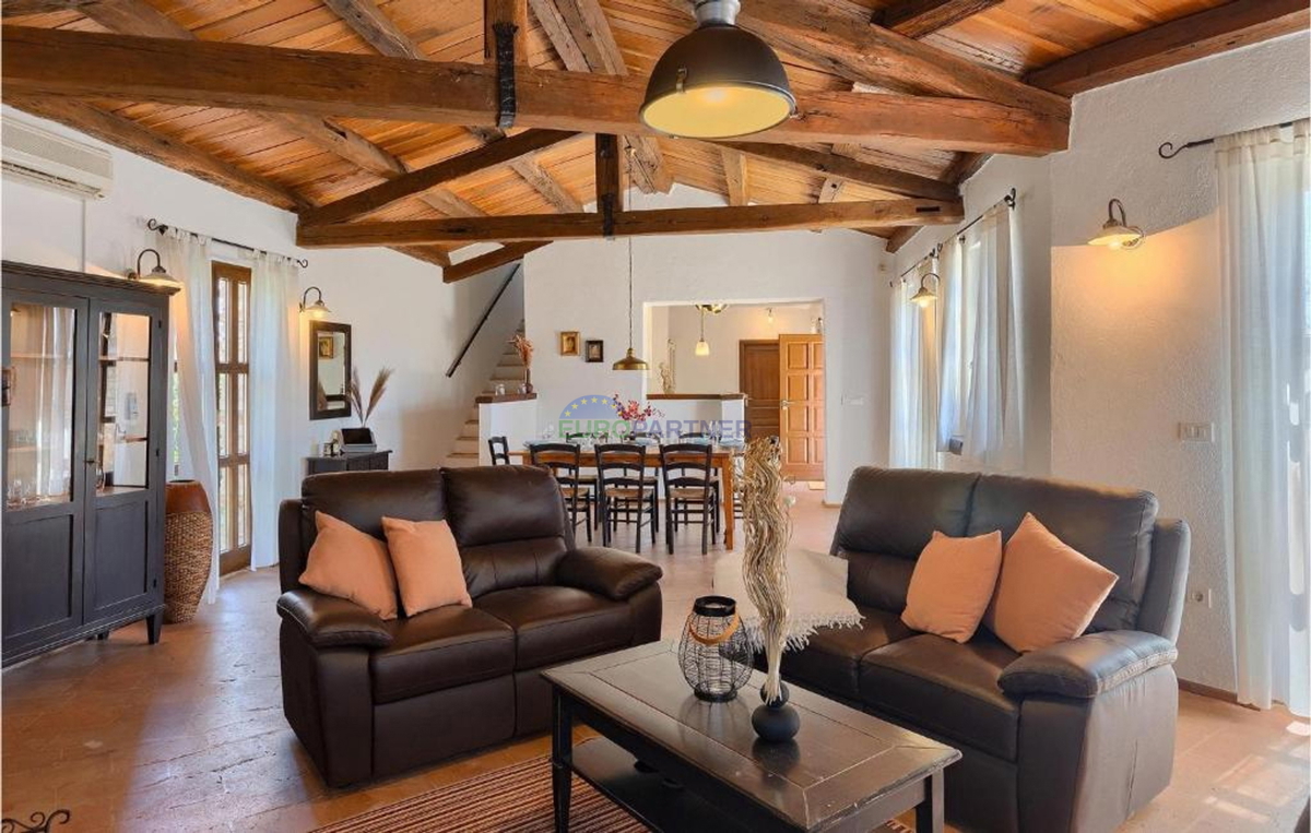 Villa in pietra su una collina con vista sul mare, Poreč, Istria