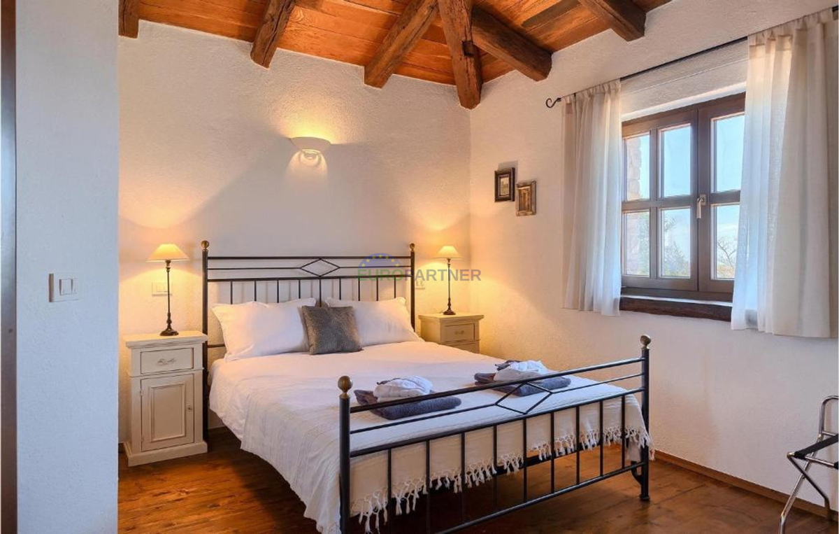 Villa in pietra su una collina con vista sul mare, Poreč, Istria