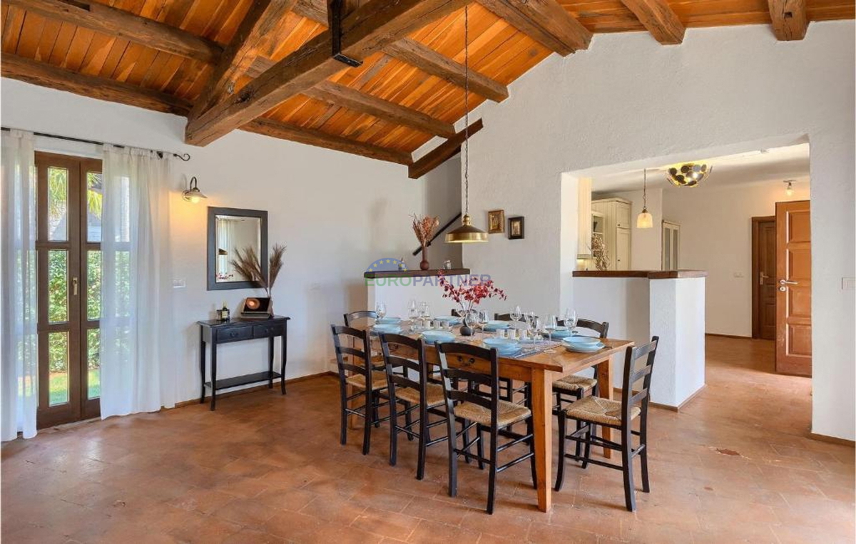 Villa in pietra su una collina con vista sul mare, Poreč, Istria