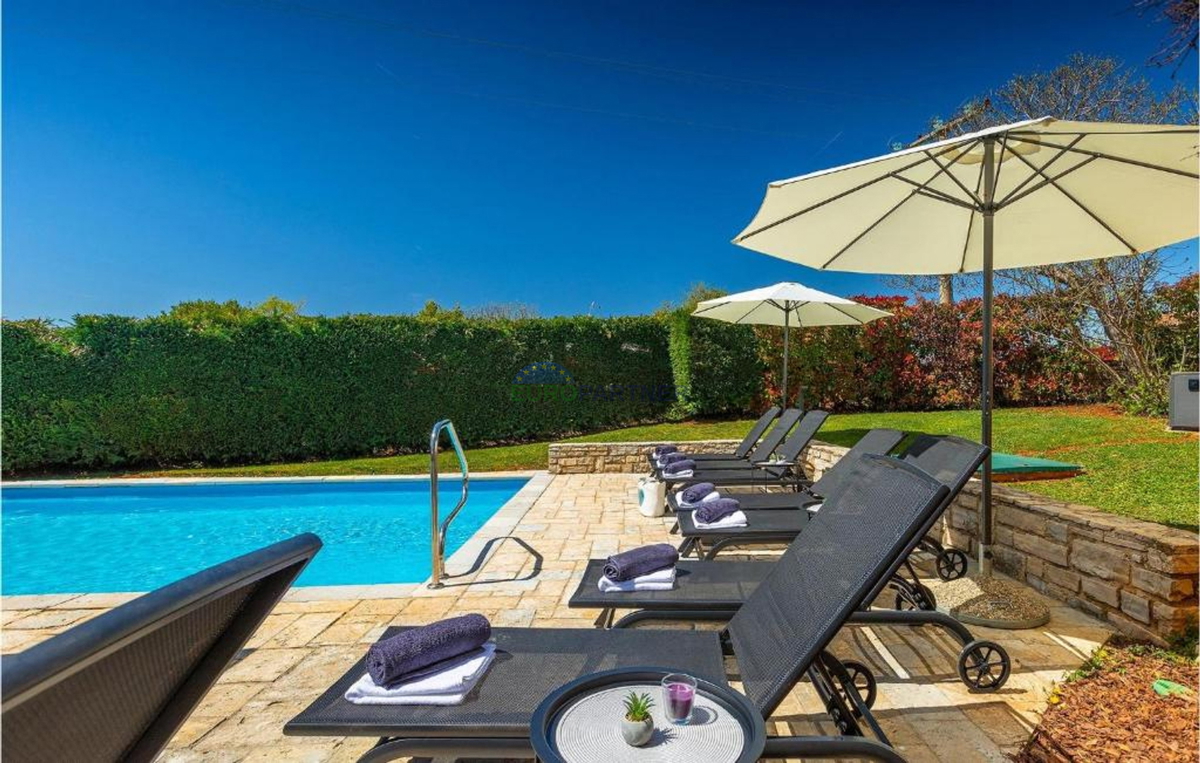 Villa in pietra su una collina con vista sul mare, Poreč, Istria