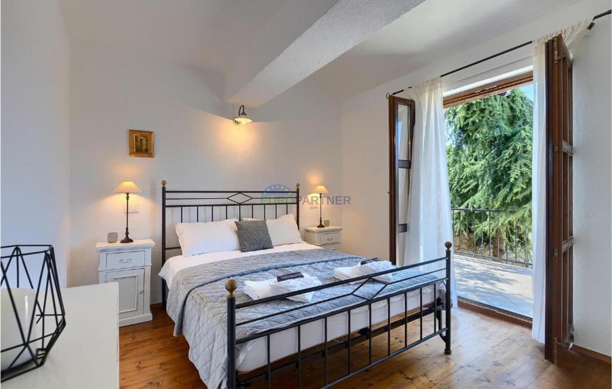 Villa in pietra su una collina con vista sul mare, Poreč, Istria