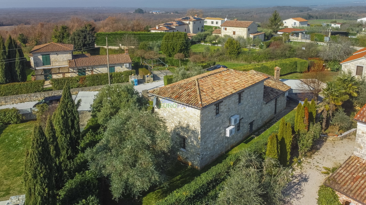 Villa in pietra su una collina con vista sul mare, Poreč, Istria