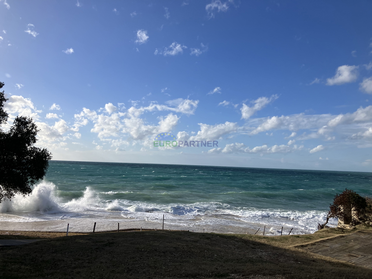 Villa in pietra su una collina con vista sul mare, Poreč, Istria