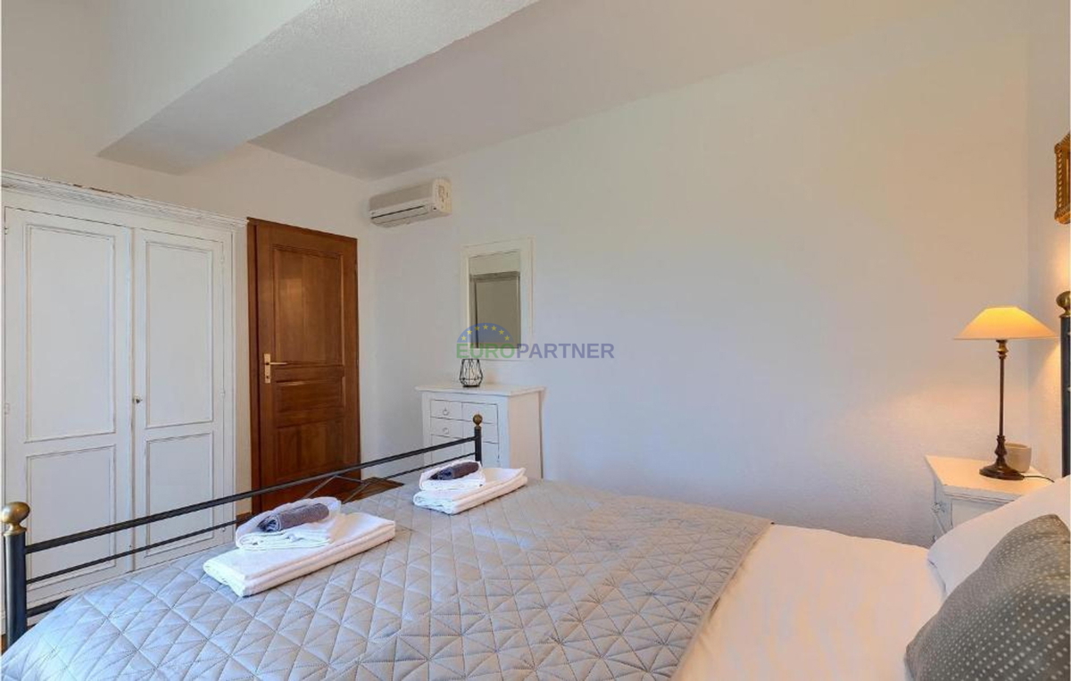 Villa in pietra su una collina con vista sul mare, Poreč, Istria