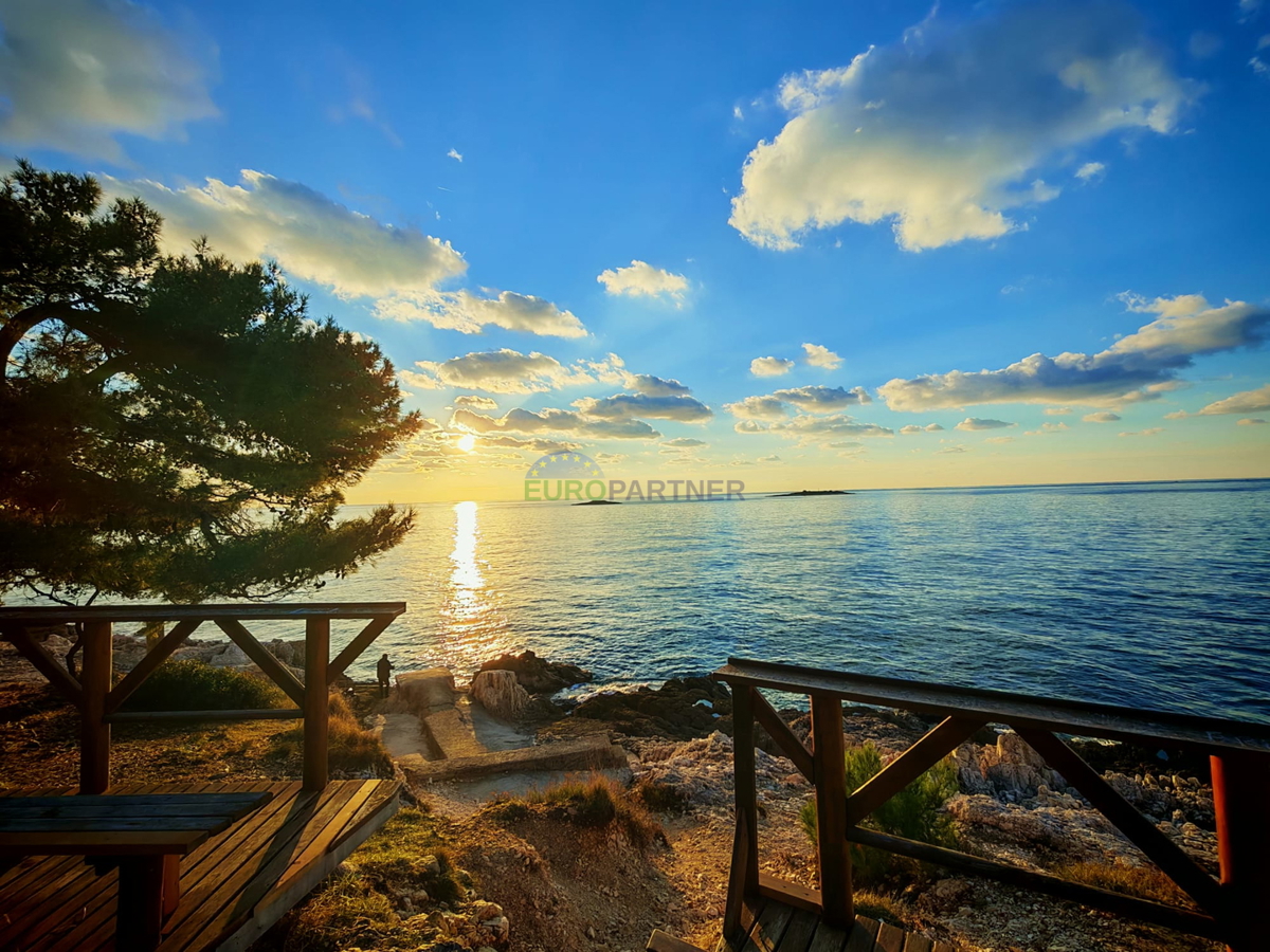 Villa in pietra su una collina con vista sul mare, Poreč, Istria